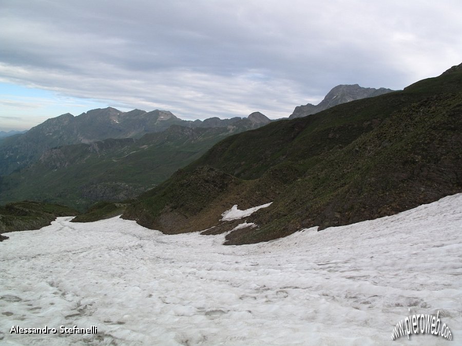 006 Lingue di neve nei canaloni.jpg